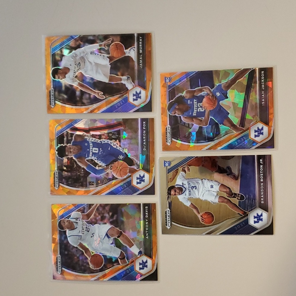 4 - Cracked Ice and 1 - Silver Prizm University of Kentucky Cards
